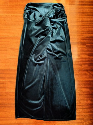 Madame Shoushou velvet petrol skirt new, size S