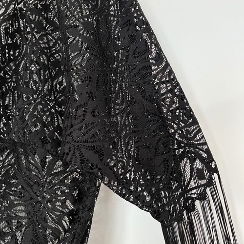Med black kimono with fringes like new