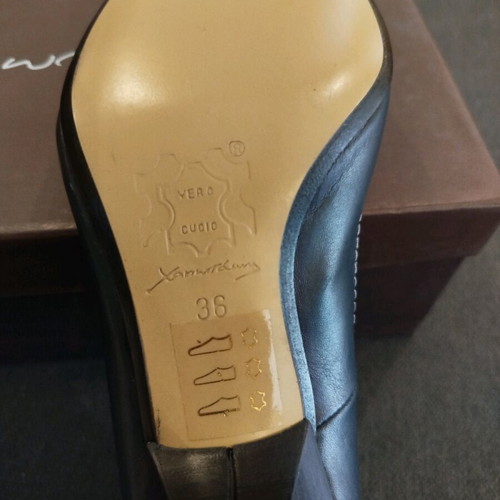 Chaniotakis blue pumps new with 6 cm heel