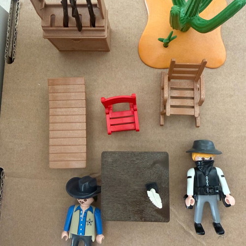 Playmobil 4398 case like new with accessories