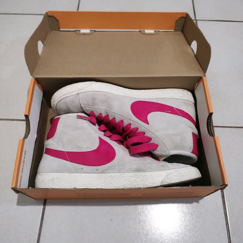 Nike Blazer Mid suede used, grey with pink details