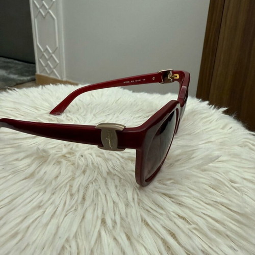 Salvatore Ferragamo women's butterfly sunglasses burgundy like new