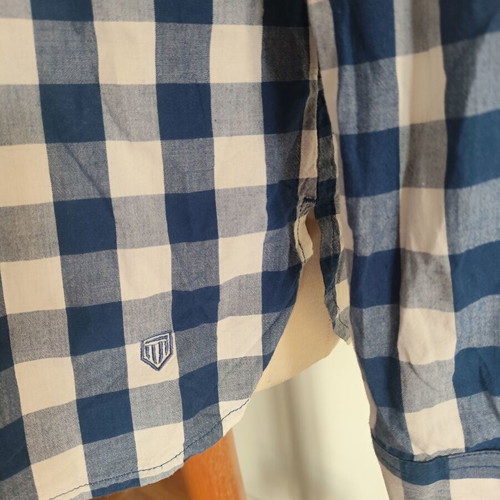 Basefield cotton women's shirt L/XL like new, white and blue
