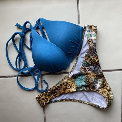 Apple swimsuit new, with cups, fits S/M