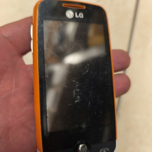 LG mobile phone used for spare parts, no battery or cover