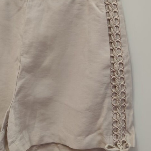 H&M Beige Shorts like new, size 38 recommended for 36