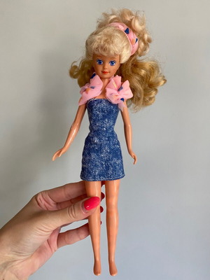 Κούκλα Mattel Style Magic Skipper 1988 μεταχειρισμένη με αυθεντικό τζιν φόρεμα