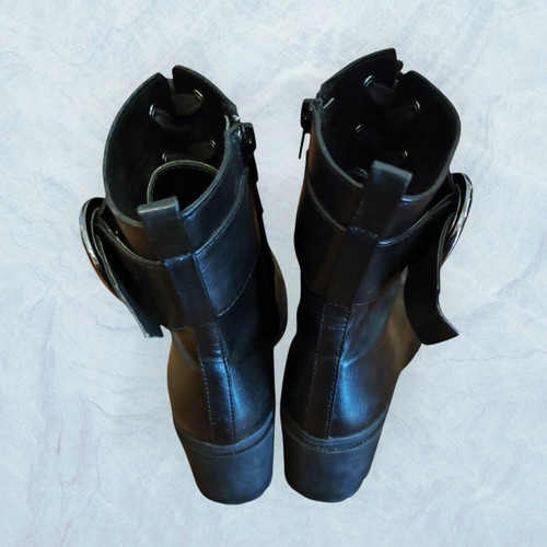 Bershka ankle boots like new, black, size 40, with heel