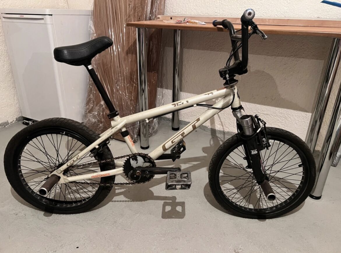 GT Performer BMX bicycle used, white - € 180,00 - Vendora.cy