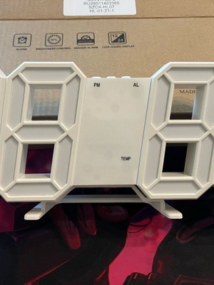 3D LED ψηφιακό ρολόι λευκό, σαν καινούργιο
