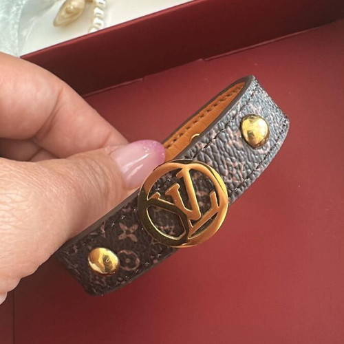Leather bracelet like new