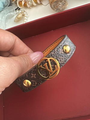 Leather bracelet like new