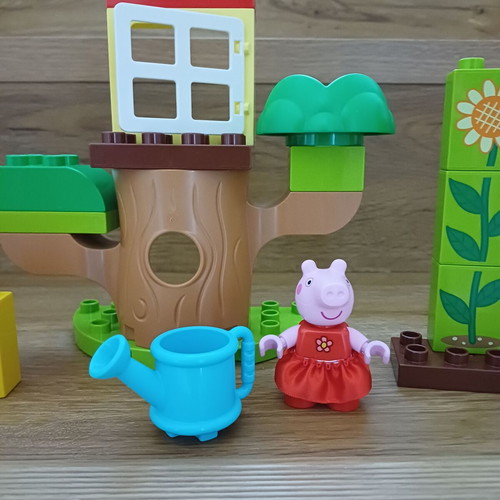 Lego Duplo Peppa Pig Garden and Tree House like new, 20 pieces