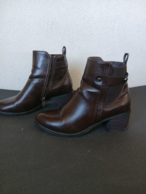 Μποτάκια γυναικεία δερμάτινα νούμερο 37 σαν καινούργια καφέ