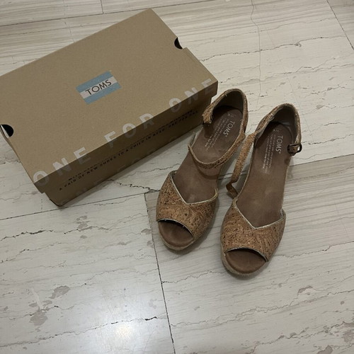Toms high espadrilles new, beige