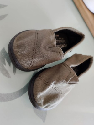 Toms casual espadrilles size 24 like new, green