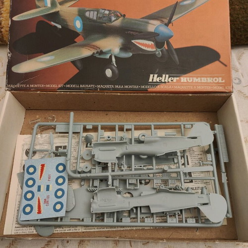 Heller Humbrol 1/72 Curtiss P-40E Kitty Hawk model kit used