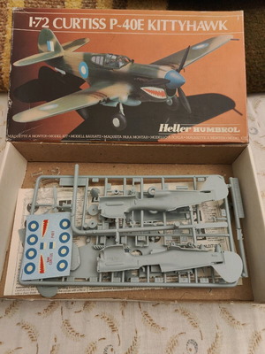 Κιτ μοντελισμού Heller Humbrol 1/72 Curtiss P-40E Kitty Hawk μεταχειρισμένο