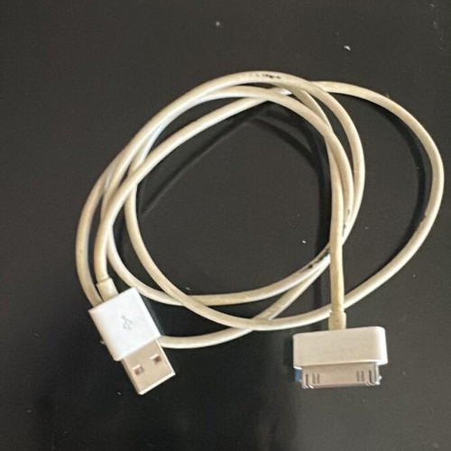 iPhone 3G 16GB box used with 30-pin cable and headphones
