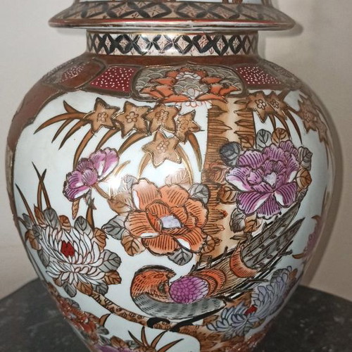 Porcelain vase from China hand-painted like new, height 45 cm