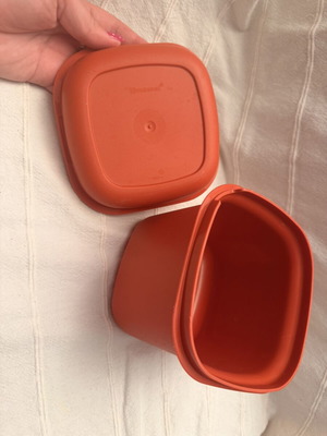 Tupperware Ice Cube Keeper Container 1466 vintage, used