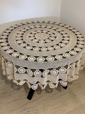 Rotunda knitted tablecloth round large