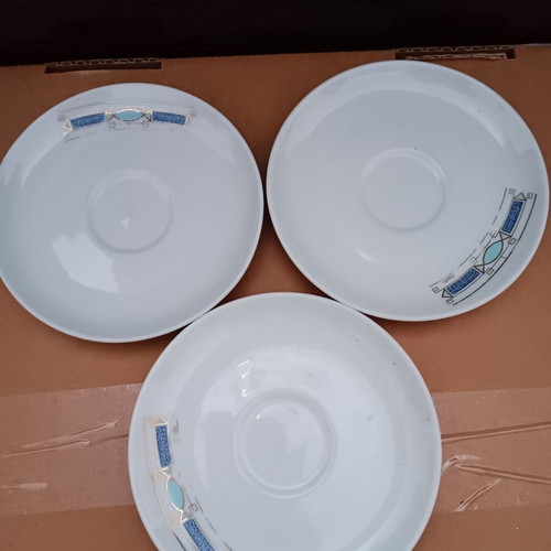 Set of 3 small plates used