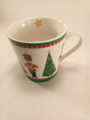 Porcelain nutcracker mug like new
