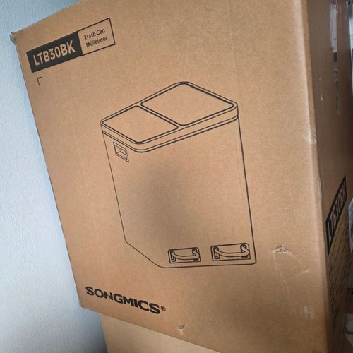 Songmics Soft-close Metal Recycling Bin with Pedal 30lt Like New