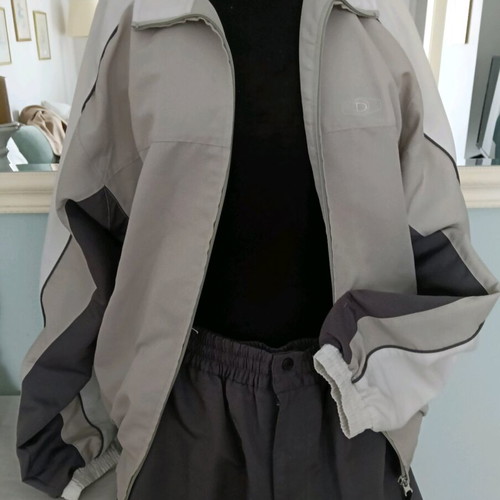 Tracksuit like new, size M with details on the pants