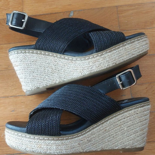 Xti women's black platform sandals size 37 lightly used
