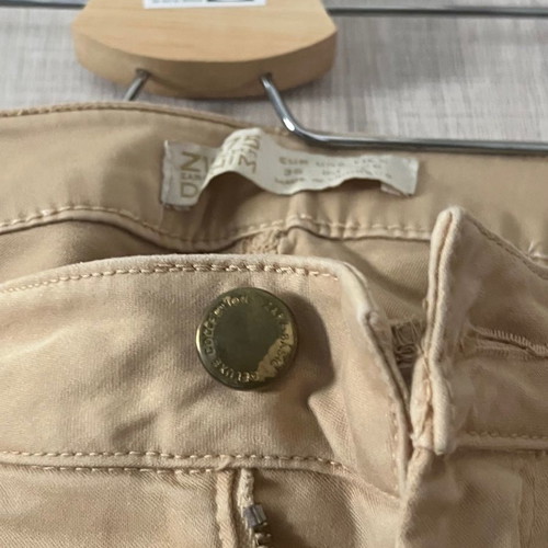Zara pants size small used, beige, fitted with elastic fabric