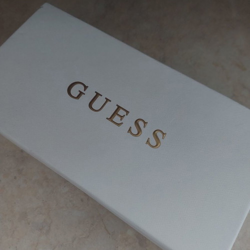 Guess Wallet Case like new