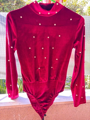 Velvet bodysuit size small like new, burgundy with embroidered pearls