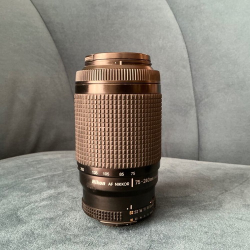 Nikon Nikkor AF 75–240mm f/4.5–5.6 D μεταχειρισμένος τηλεφακός