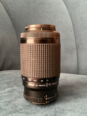 Nikon Nikkor AF 75–240mm f/4.5–5.6 D μεταχειρισμένος τηλεφακός