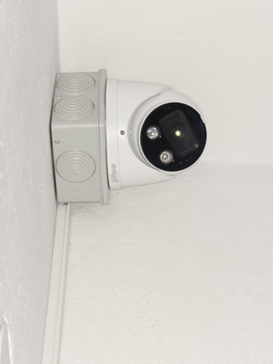 Dahua IPC-HDW3549H-AS-PV-0280B-S4 5MP TiOC Active Deterrence Camera like new with waterproof junction box