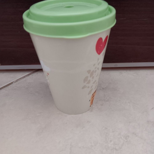Children's cup like new, missing straw