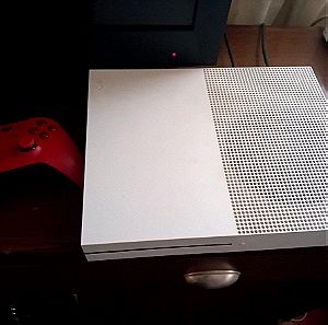 Xbox one S with red controller and e-football 2021