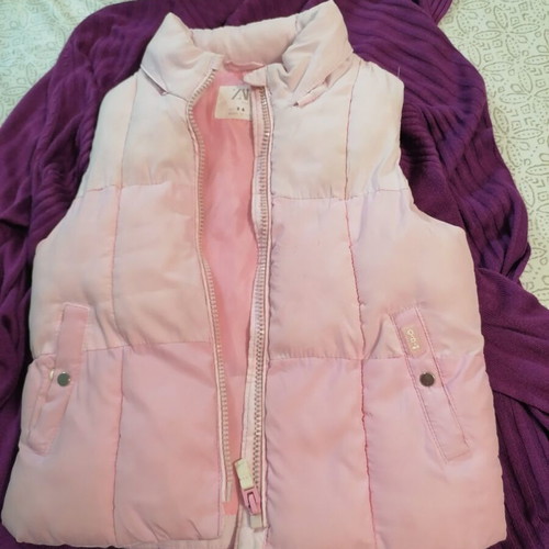 Zara pink sleeveless jacket like new for 3-4 years old