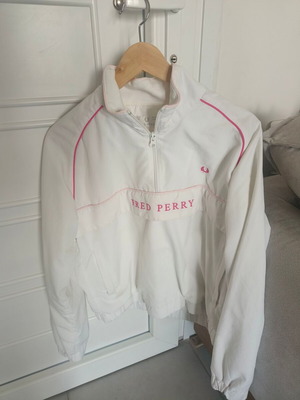 Спортно яке Fred Perry като ново