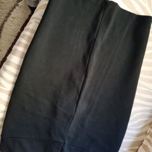 Stradivarius black tight skirt like new with zipper
