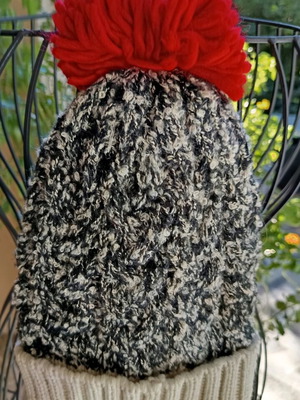 Woolen hat new, thick knit, black and white