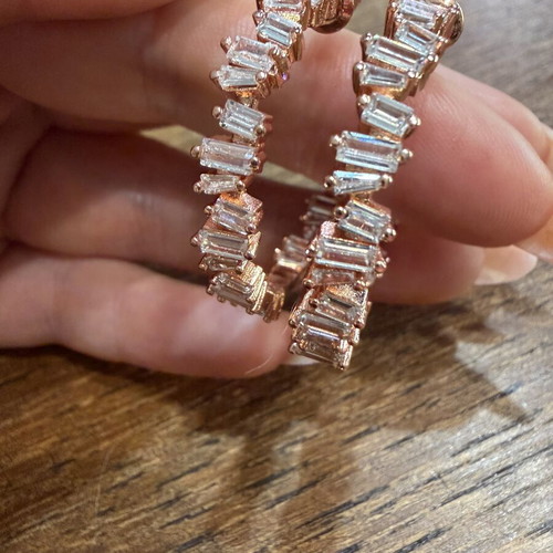 Hoop earrings with zircon in rose gold tone new