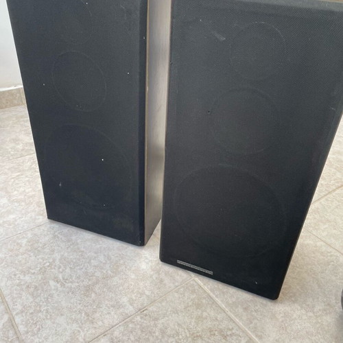 Marantz HD460 speakers used