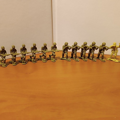 Plastic American soldier figures scale 1/32, 115 pieces from 1990s