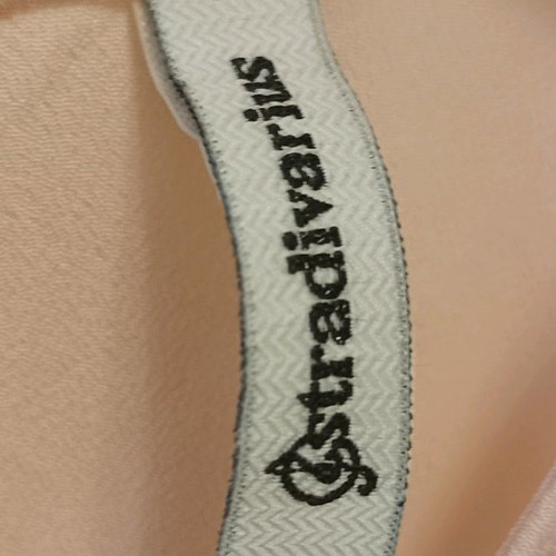 Stradivarius top pink like new, size S with cut-out shoulders