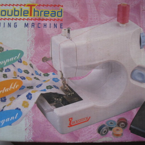 CHILDREN'S BATTERY SEWING MACHINE