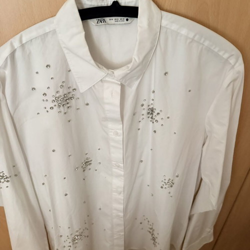 Zara white shirt with special details new, comfortable fit