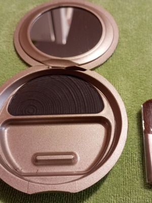 Lancaster Light Enhancing Eyeshadow D09 dark anthracite like new with packaging defect